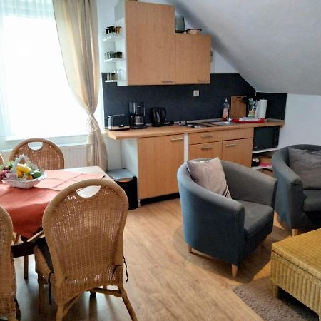 Ferienwohnung Neheim Mit Dennis Und Alexander Alexander Mit Klimaanlage Bagian luar foto