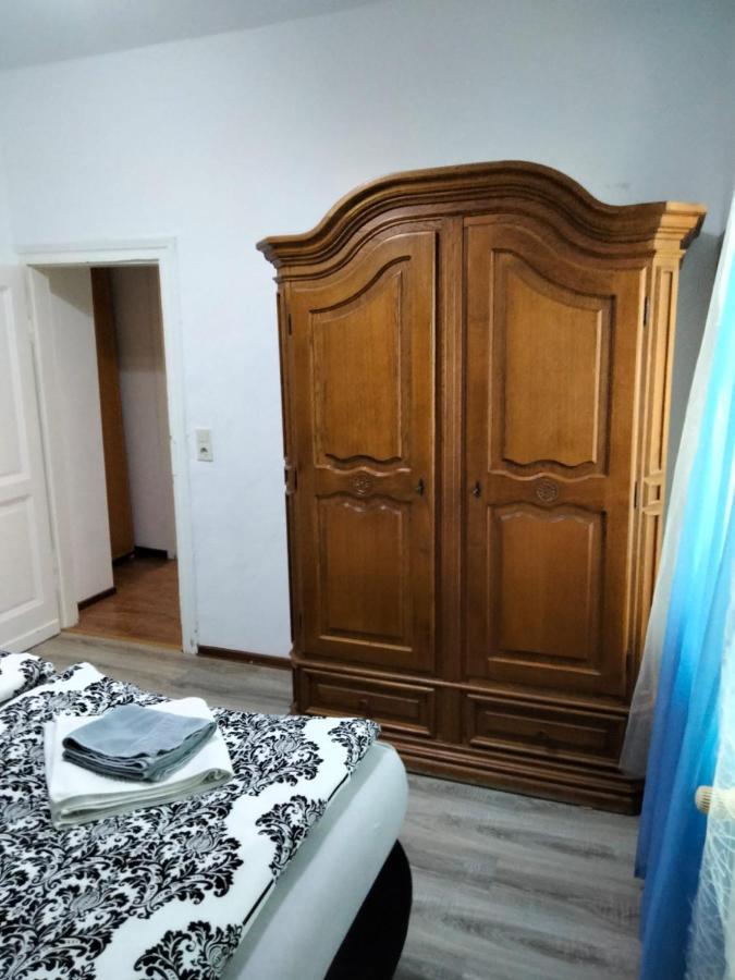 Ferienwohnung Neheim Mit Dennis Und Alexander Alexander Mit Klimaanlage Bagian luar foto