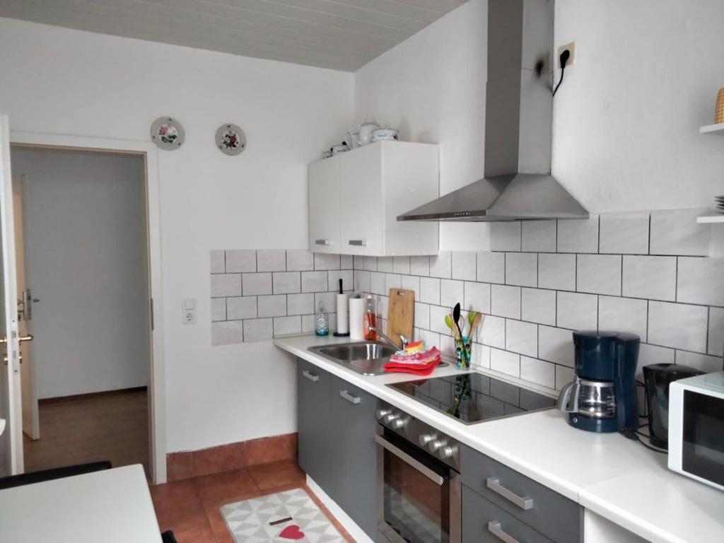 Ferienwohnung Neheim Mit Dennis Und Alexander Alexander Mit Klimaanlage Bagian luar foto