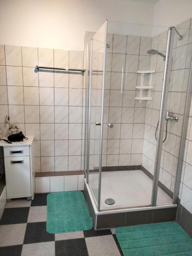 Ferienwohnung Neheim Mit Dennis Und Alexander Alexander Mit Klimaanlage Bagian luar foto